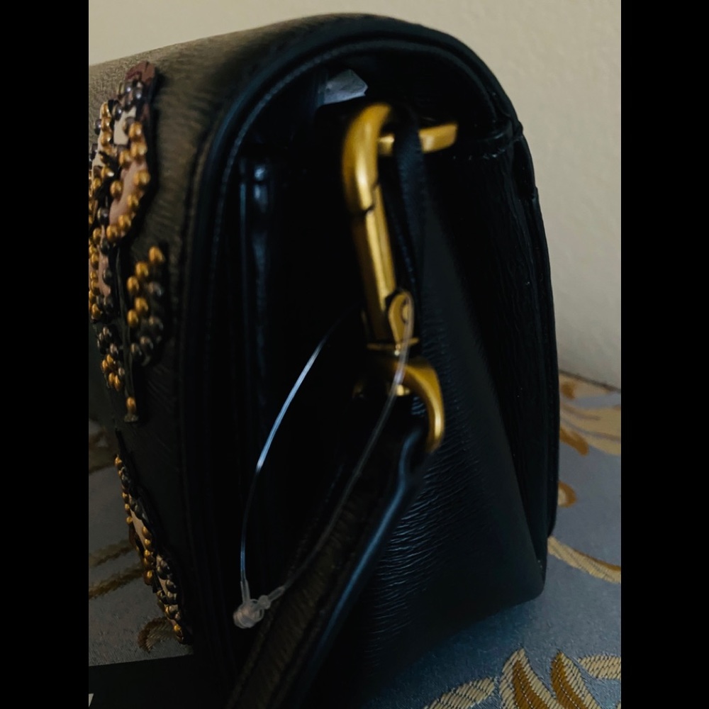 DKNY Paige Flip Floral Cross body - Picture 3 of 8